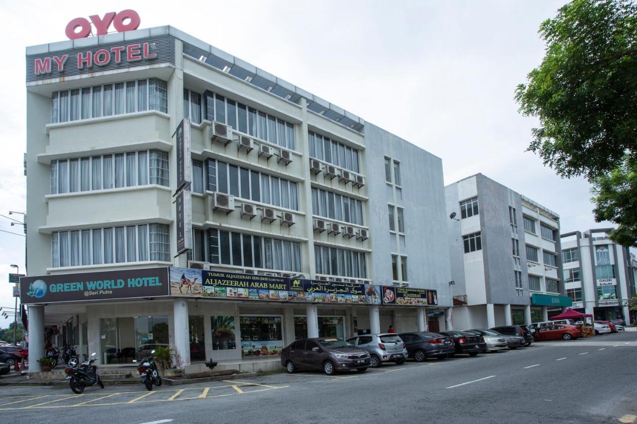 Oyo 89966 Green World Hotel @ Seri Putra Kajang Exterior photo