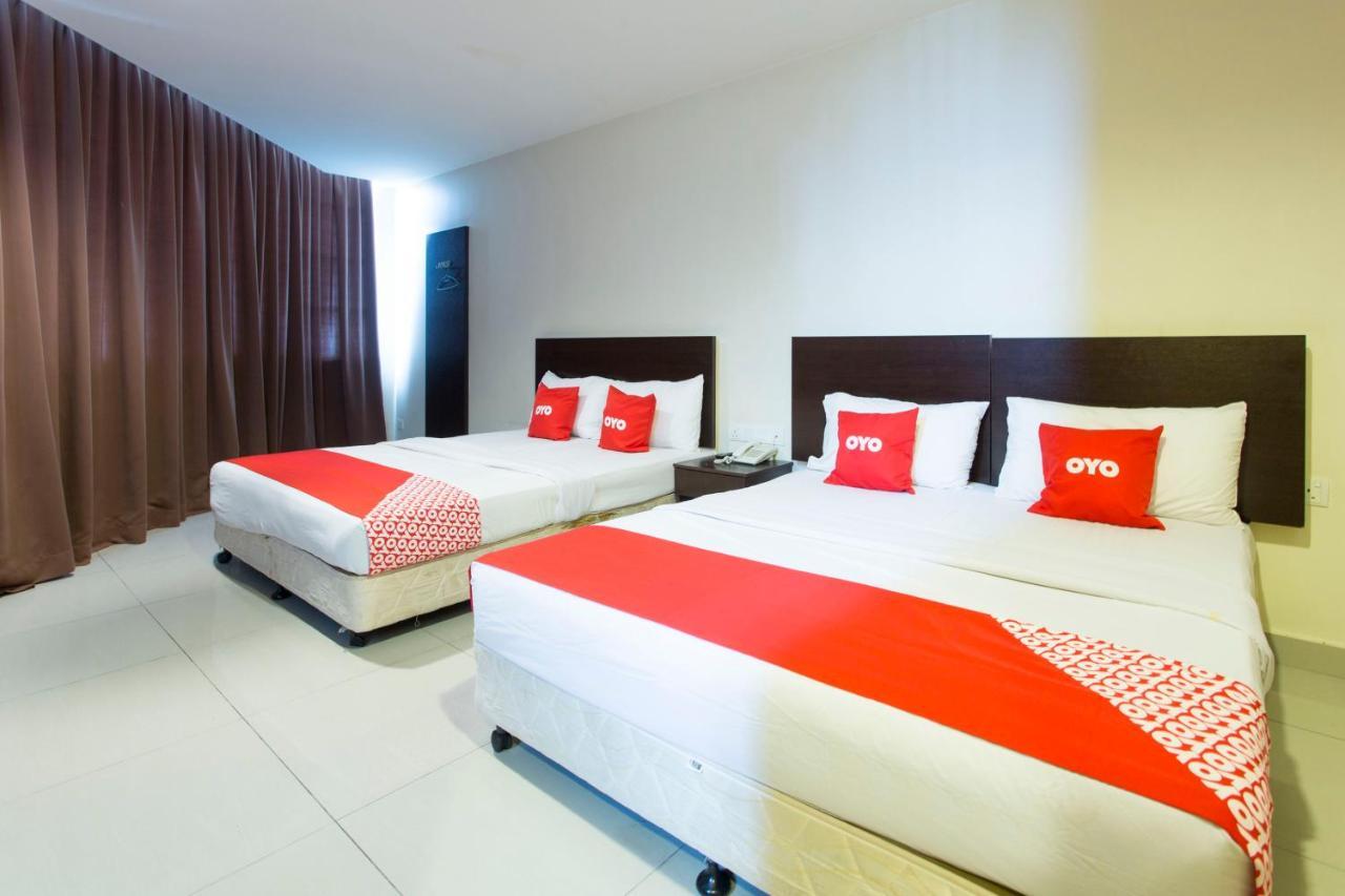 Oyo 89966 Green World Hotel @ Seri Putra Kajang Exterior photo