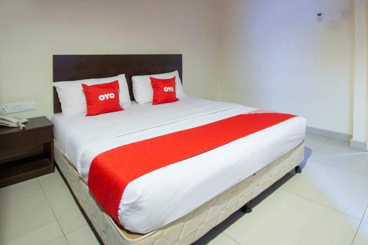 Oyo 89966 Green World Hotel @ Seri Putra Kajang Exterior photo