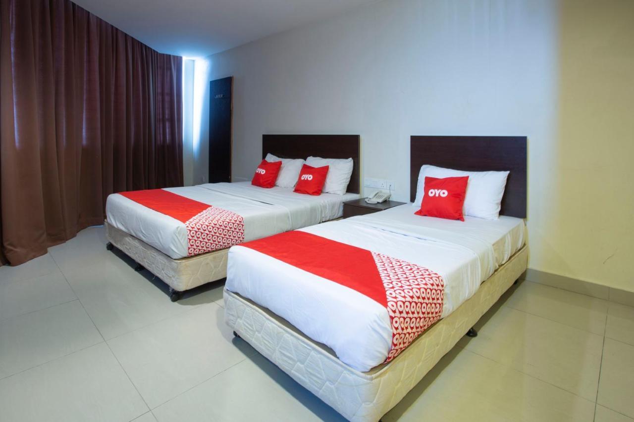 Oyo 89966 Green World Hotel @ Seri Putra Kajang Exterior photo